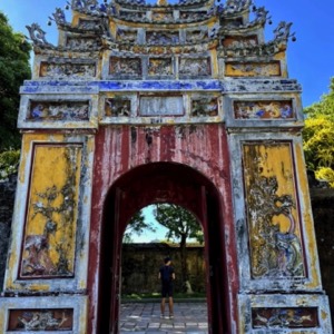 L'ensemble des monuments de Huế, sang et or comme le RC Lens #vietnam